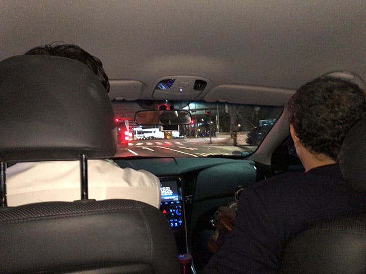 ジェントルなProf. Rhaは自家用車で我々をホテルまで送ってくださいました