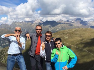 写真2:TAVIチームで教授の別荘に！