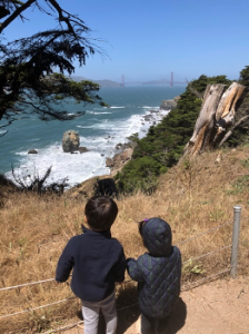 写真１：家族で見に行ったサンフランシスコのシンボルであるGolden gate bridge